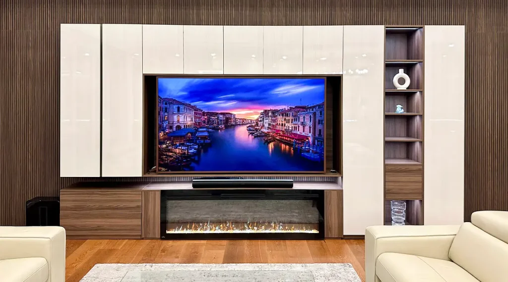 Biblioteca con puertas de vidrio